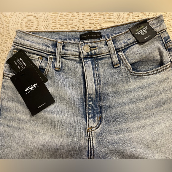 Silver Jeans ECO- FRIENDLY Highly Desirable High-Rise Trouser-Leg Jeans - Picture 7 of 8